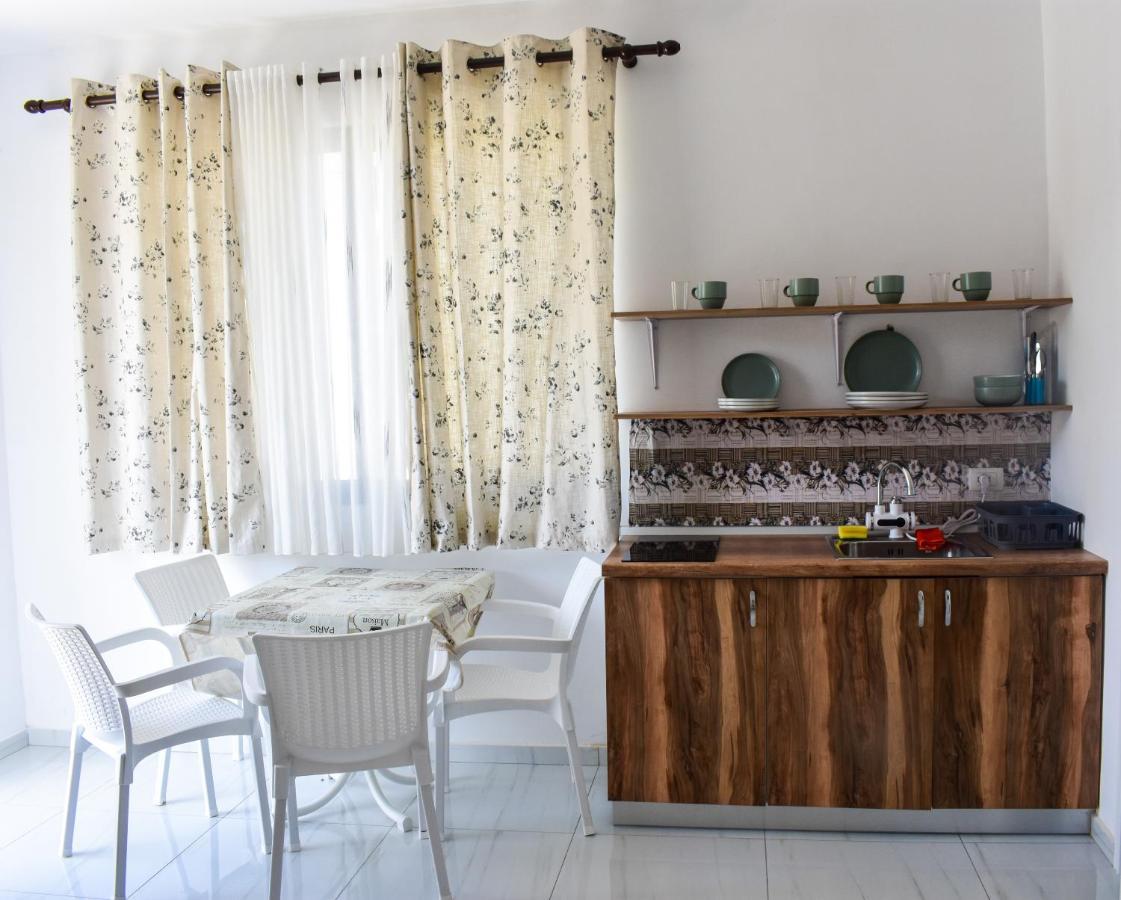 Troi Beach House Vlore Bagian luar foto