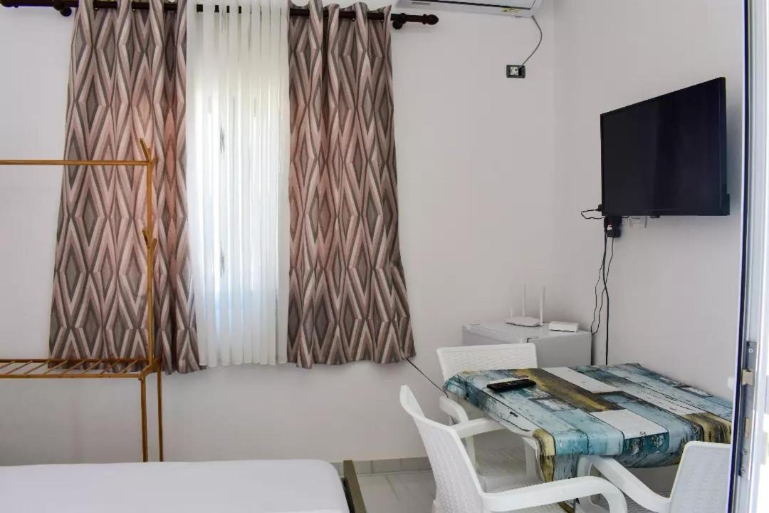 Troi Beach House Vlore Bagian luar foto