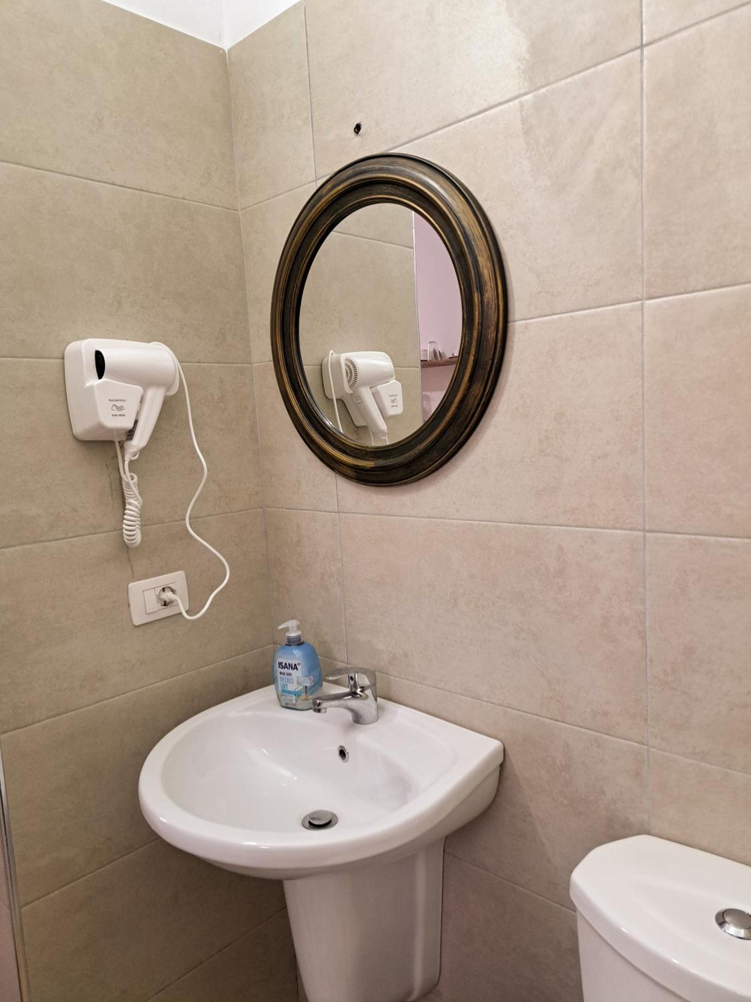 Troi Beach House Vlore Ruang foto